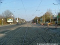 Tramvajová trať v prostoru výjezdového trojúhelníku z vozovny Motol, před občasnou nástupní zastávkou Vozovna Motol