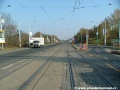Tramvajová trať v prostoru výjezdového trojúhelníku z vozovny Motol, před občasnou nástupní zastávkou Vozovna Motol