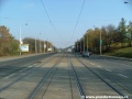 Tramvajová trať pokračuje ve středu Plzeňské ulice od vozovny Motol k zastávce Hotel Golf