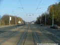 Tramvajová trať pokračuje ve středu Plzeňské ulice od vozovny Motol k zastávce Hotel Golf