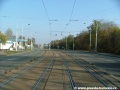 Levý oblouk tramvajové tratě před zastávkou Poštovka