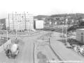 Vznikající tramvajová trať v Makovského ulic v pohledu z nadjezdu Slánské ulice, v oblouku opět chybí velkoplošné panely BKV | 15.4.1988