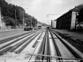 Rekonstrukce tramvajové trati v Plzeňské ulici mezi zastávka Kotlářka - Kavalírka byla prováděna již metodou velkoplošných panelů BKV. | 1979