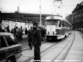Slavnostní zahájení provozu na zrekonstruované trati proběhlo poblíž křižovatky s Radlickou ulicí, dispečer se na fotografa tváří více než podezřívavě, inu taková byla doba, co kdyby to byl špión :-). | 8.11.1979