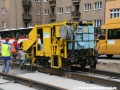Kolejnice, tvořící tramvajovou kolej jsou totiž jen uloženy na betonovou desku... | 17.5.2011