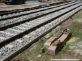 Volně ložené pražce původní tratě v sousedství obnovených kolejí. | 17.6.2011