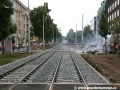 Takřka dokončená tramvajová trať se připravuje na zatravnění. | 4.7.2011