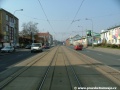 Přímý úsek tramvajové tratě tvořené velkoplošnými panely BKV v Poděbradské ulici prochází zhruba místy, kde bude v budoucnu zřízena zastávka Kabešova.