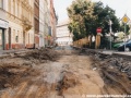 Součástí rekonstrukce křižovatky Senovážné náměstí byla také rekonstrukce návazného úseku k zastávce Hlavní nádraží. | 23.8.2003