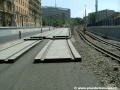 Zřizování nové tramvajové tratě na přeložce pod železničními mosty u Bulhara. | 7.8.2004