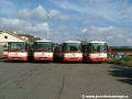 Tzv. malá odstavná plocha garáží Dejvice byla zřízena v letech 1971-1972 v jejich těsné blízkosti a sloužila pro odstavení 45 autobusů. | 16.9.2004