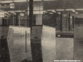 Tento černobílý snímek z publikace Pražské metro 1974 dokumentuje turnikety, které předcházely označovacím strojkům. Snímek pochází ze stanice Gottwaldova (dnešní Vyšehrad)
