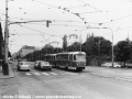 U Olšanských hřbitovů snímek zachytil soupravu vozů T3 vypravenou na linku 2. | 80. léta