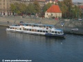 Motorová loď Danubio na lince náhradní lodní dopravy X-21 u přístavního mola na Výtoni. | 5.11.2008