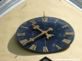 Obnovené hodiny barokního kostela v Neratově opět dominují průčelí. | 19.7.2011