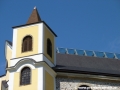 Barokní kostel Panny Marie Nanebevzaté v Neratově s obnoveným průčelím a částečně prosklenou střechou. | 19.7.2011