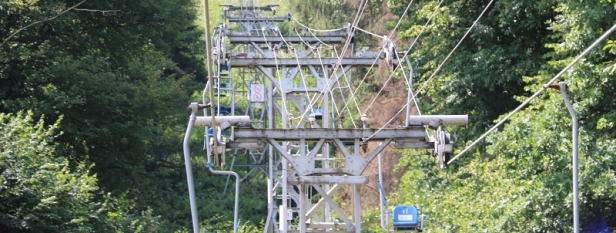 Tlačná podpěra číslo 6 v čele dalších podpěr. | 12.7.2018