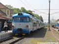 Jednotka 451.046-7+451.045-9 v železniční stanici Milovice. | 26.4.2014