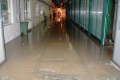 Velká voda ve vozovně Motol. | 12.8.2002