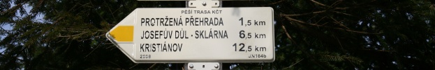 Rozcestník nad vodní nádrží Souš neomylně navede naše kroky k Protržené přehradě na Bílé Desné. | 25.10.2009