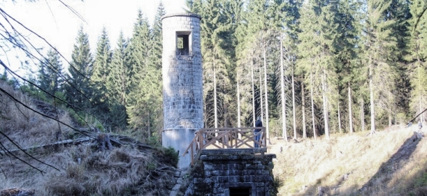 Pozůstatky přehrady na Bílé Desné. | 1.11.2015