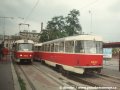 Obratiště tramvají Na Knížecí v červenci 1997 praskalo ve švech. Na snímku se právě potkala souprava vozů T3 ev.č.6652+6687 na lince 7 a souprava vozů T3 ev.č.6527+6500 na výlukové lince 39. Nevlídné prostředí zastávek Na Knížecí se bohužel za uplynulých 10 let nijak nezměnilo | 7.7.1997