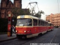 Kromě několika souprav vozů T6A5 jezdily na motolských pořadích linky 22 i soupravy z Pankráce, podobně jako na lince 6. Na snímku z náměstí Míru je zachycena souprava vozů T3 ev.č.6602+6608. | 20.8.1998