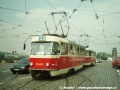 V srpnových dnech stále pokračovala výluka křižovatky Karlovo náměstí a tak byla na Palackého náměstí zachycena odkloněná linka 22. Na jejím pátém pořadí jede jedna z typických stálých souprav depa Pankrác - vozy T3 ev.č.6944+6945. Vůz ev.č.6944 nebyl nikdy vybaven pevnou kabinkou po vzoru vozů T3SU a tak ho od roku 1998 můžeme potkat jen jako zadní v soupravě | 20.8.1997