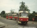 Zatímco v Řepích si děti hrály s vozem RT6N1, na druhé straně Prahy - v Hostivaři - jezdila náhradní doprava. Výluka na křižovatce Průběžná a částečně i Kubánské náměstí způsobila zavedení linky 32 z Radošovické, kde byla zachycena souprava T3SUCS ev.č.7023+7022 | 13.6.1997