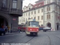 Do sbírky pankráckých dvaadvacítek nám už chybí jen vozy T3M. Ty zastupovala v červenci 1998 souprava vozů ev.č.8020+8005, přijíždějící na Malostranské náměstí. | 16.7.1998