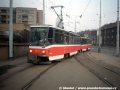 Ukončení linky 4 na Kotlářce bylo v únoru 1998 mimořádné z důvodu výluky, linka normálně jezdila až na Sídliště Řepy. Na snímku vjíždí do výstupní zastávky na Kotlářce souprava vozů T6A5 ev.č.8671+8672. Čelní vůz této soupravy se o deset let později stal první vyřazenou tramvají svého typu | 22.2.1998