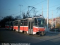 Do třetice z Karlova náměstí motolská souprava na lince 3 - vozy ev.č.8705+8706 z druhé série tramvají T6A5 | 29.3.1998