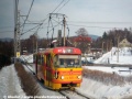 Celá výhybna Nová Ruda je vidět v pozadí snímku vozu T3 ev.č.37 na lince 11. Tramvaj ve slušivém reklamním nátěru Radio Contact Liberec směřuje do Jablonce nad Nisou | 2.2.1998