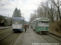 Běžní cestující nastupují do linky 5 a na vedlejší koleji vyčkávají vozy T2 ev.č.660 a 627, které se také již pomalu chystají na návrat do Ostravy | 14.2.1998