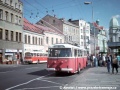 Setkání trolejbusů 9TrHT28 ev.č.11 a 9TrHT ev.č.105 na lince 13 na Benešově náměstí | 30.8.1997