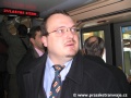 Radní pro dopravu hlavního města Prahy Radovan Šteiner v tramvaji Škoda 14T ev.č.9111 při předváděcí jízdě. | 13.12.2005