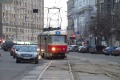 Snímek vozu T3M #8034 z centra Charkova ukazuje, že tramvaje T3M zde nemají lehký život. Musí bojovat nejen se silným automobilovým provozem, ale také se špatným stavem kolejového svršku. | 11.4.2013