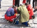 Drobná nefunkčnost nové výhybky v zastávce Malostranská přidělala přítomným pracovníkům vrásky na čela | 18.4.2006