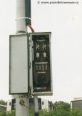 Stykačová skříň přestavníku Oerlikon s pojistkami u dočasné výhybky 128. | 29.6.2003