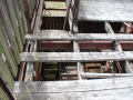 Někdejší vyhlídková plošina se ztrouchnivělou a shnilou podlahou na vrcholu můstku K88. | 21.5.2012