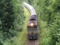 Do tunelu Čabradský I. vjíždí osobní vlak vedený lokomotivou 754.084-2. | 6.8.2010