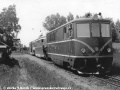 Na dětřichovské nádraží právě přijel osobní vlak z Frýdlantu v Čechách v čele s motorovou lokomotivou T 47.008, protože zde trať tvoří úvrať, musí být lokomotiva odpojena.... | 28.5.1975