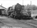 Odstavená a rozebraná úzká motorová lokomotiva T 47.010 v depu Frýdlant, se setkala s velkým štokrem 556.0225 | 28.5.1975
