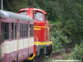 Ozubnicová lokomotiva T426.001 jistí při klesání k Tanvaldu dvěma ozubenými koly svůj vlak. | 10.9.2011