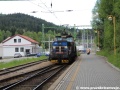 Aby mohl osobní vlak vyrazit z Lipna na zpáteční cestu, musí elektrická lokomotiva 210 045-1 odpojit vagóny a po druhé koleji je objet a připojit se z druhé strany. | 20.5.2014
