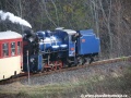 Parní lokomotiva U57.001 supí v čele zvláštního vlaku mířícího do Liptaně. | 5.11.2011