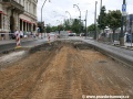 Snesené velkoplošné panely BKV a odfrézované podkladní vrstvy tramvajové tratě na Smetanově nábřeží u Národního divadla. | 8.7.2011