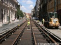 Zřizování tramvajové tratě systémem w-tram do připraveného spodku obloženého antivibračními rohožemi a zpevněného kari sítí. | 16.7.2011