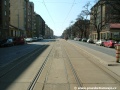 Původní podoba tratě v Sokolovské ulici v úseku zastávek Poliklinika Vysočany a U Svobodárny (dnes Divadlo Gong). | 26.7.2004