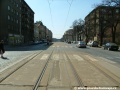 Původní podoba tratě v Sokolovské ulici v úseku zastávek U Svobodárny (dnes Divadlo Gong) a Balabenka. | 26.7.2004